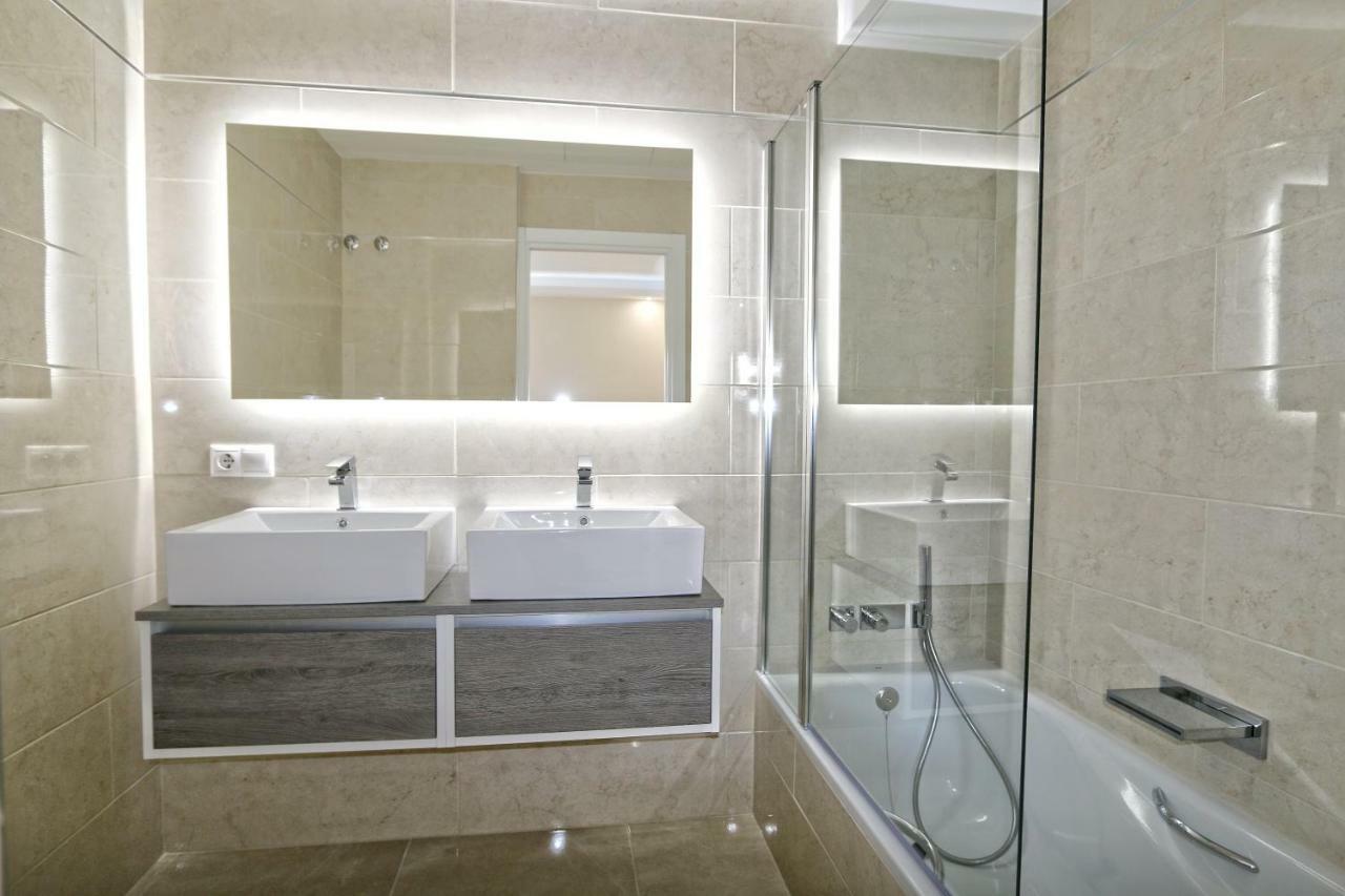 Beachfront Luxury Apartment, Puerto Banus, マルベーリャ エクステリア 写真